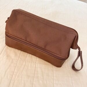NWOT Beis the Dopp Kit Toiletry Bag in Maple